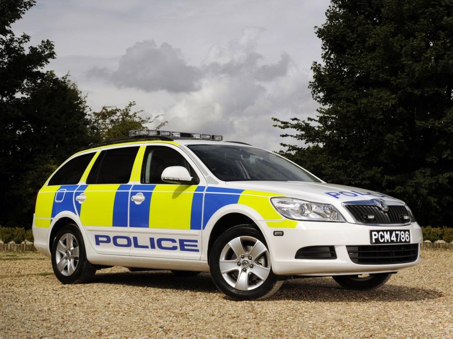 Skoda Octavia Combi UK Police Car '2009